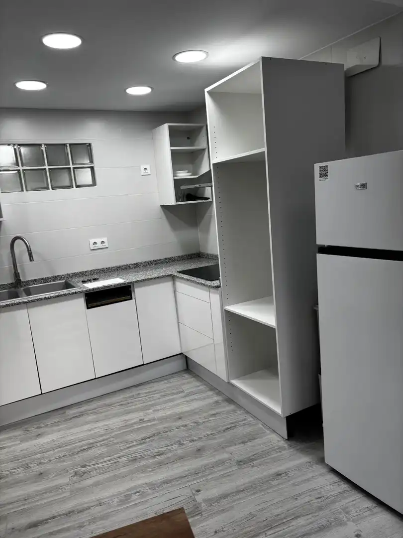 Flat with lift for sale in Centre, imagen 2