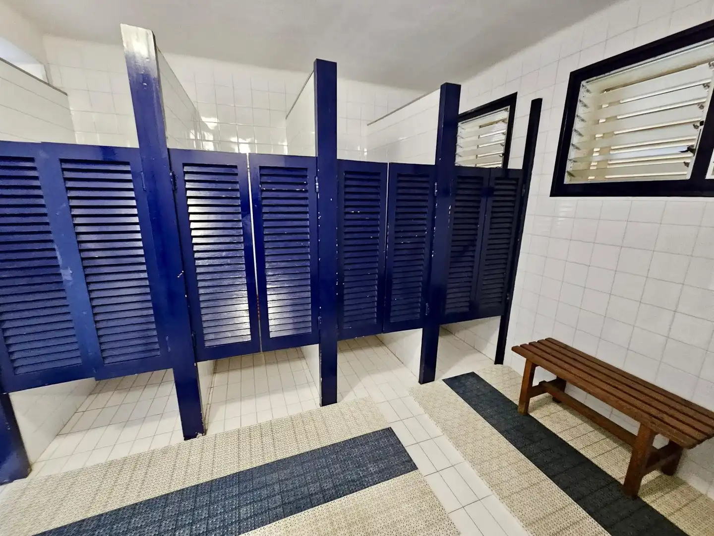 Baño de Piso en venta en Sant Pol de Mar con Terraza, Balcón y Piscina comunitaria