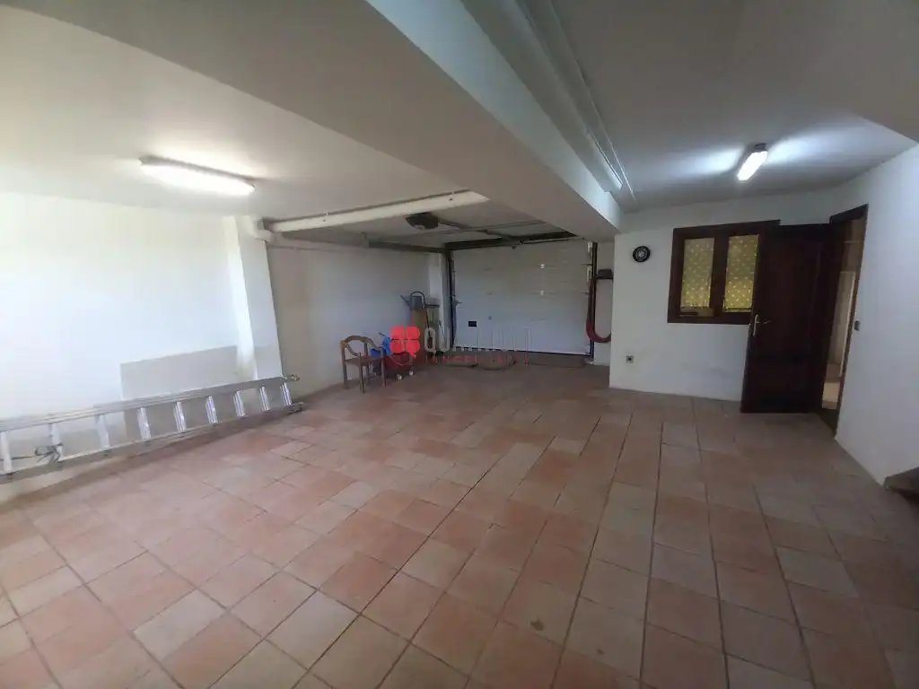 Casa o chalet de alquiler en Santiago de Compostela  con Calefacción, Jardín privado y Trastero