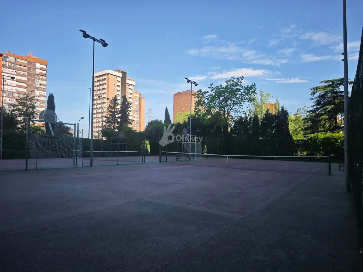 Vista exterior de Local en venta en Madrid con Aire acondicionado