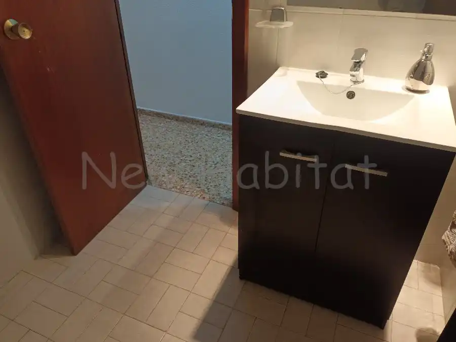Bany de Casa adosada en venda en Castellón de la Plana / Castelló de la Plana amb Aire condicionat i Terrassa