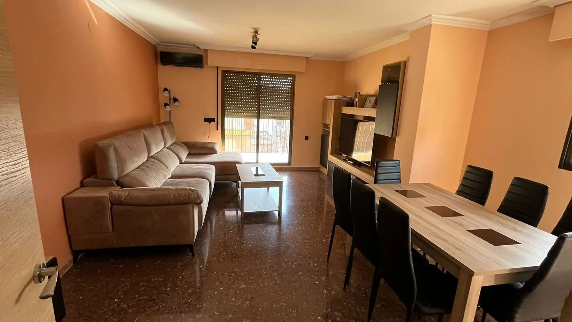 Sala d'estar de Pis en venda en Paterna amb Aire condicionat, Terrassa i Moblat