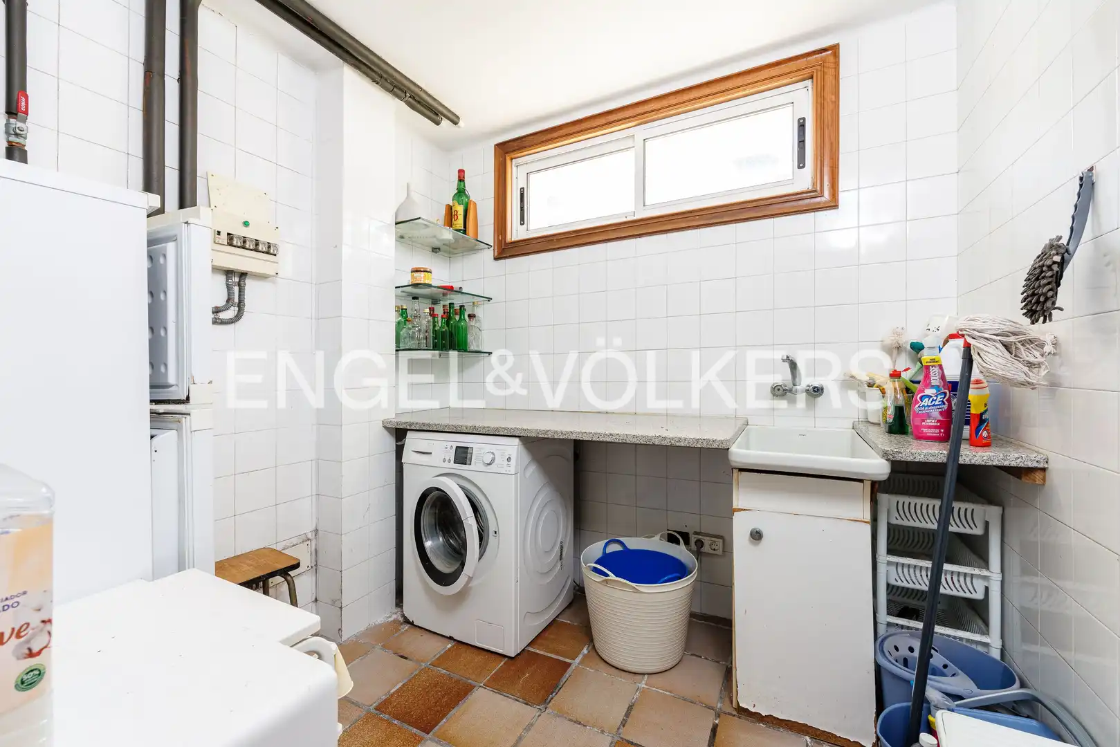 Cuina de Casa o xalet en venda en Vigo  amb Calefacció, Terrassa i Piscina