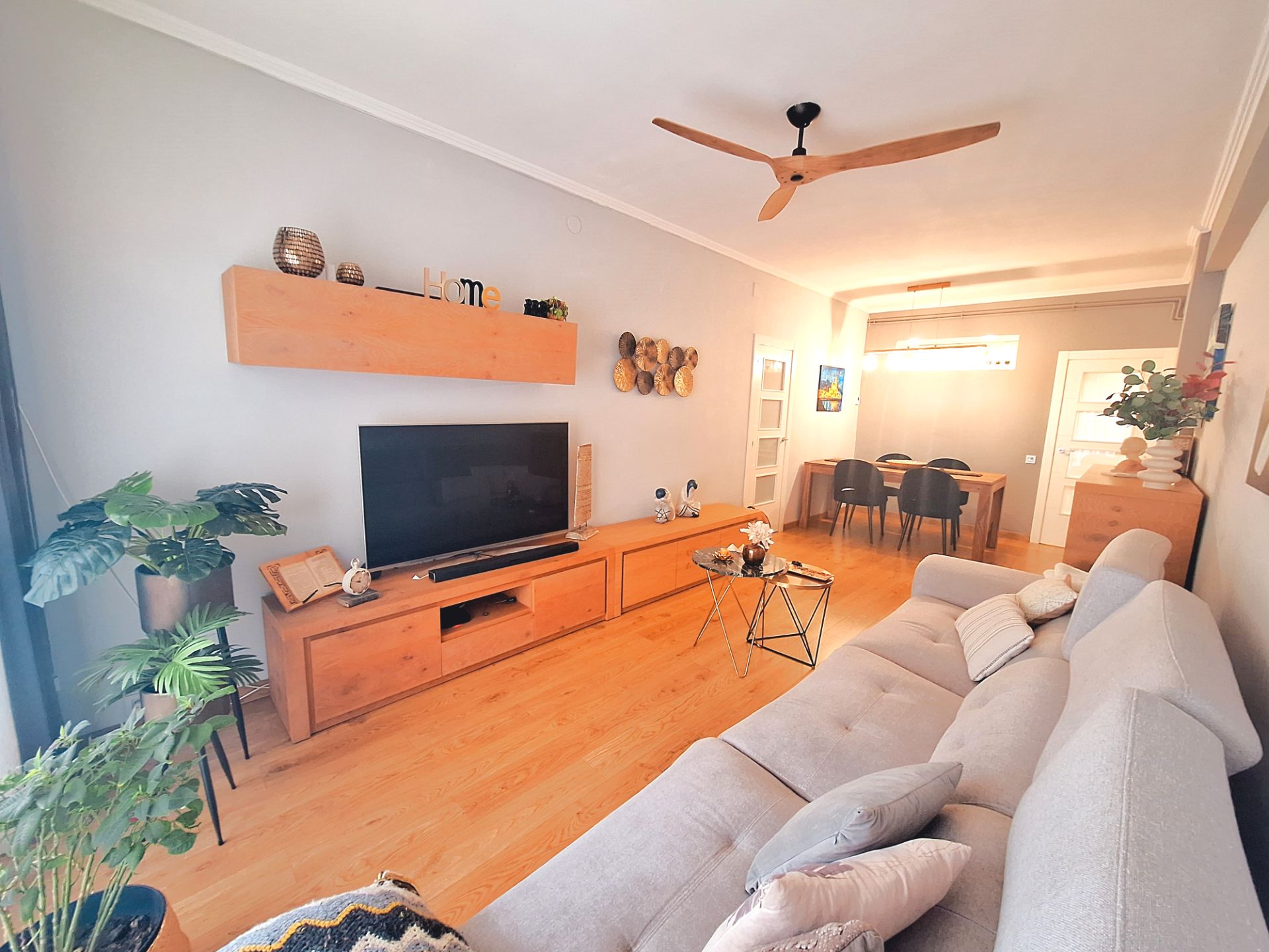 Living room of Flat for sale in  Barcelona Capital  with Heating, Parquet flooring and Terrace
