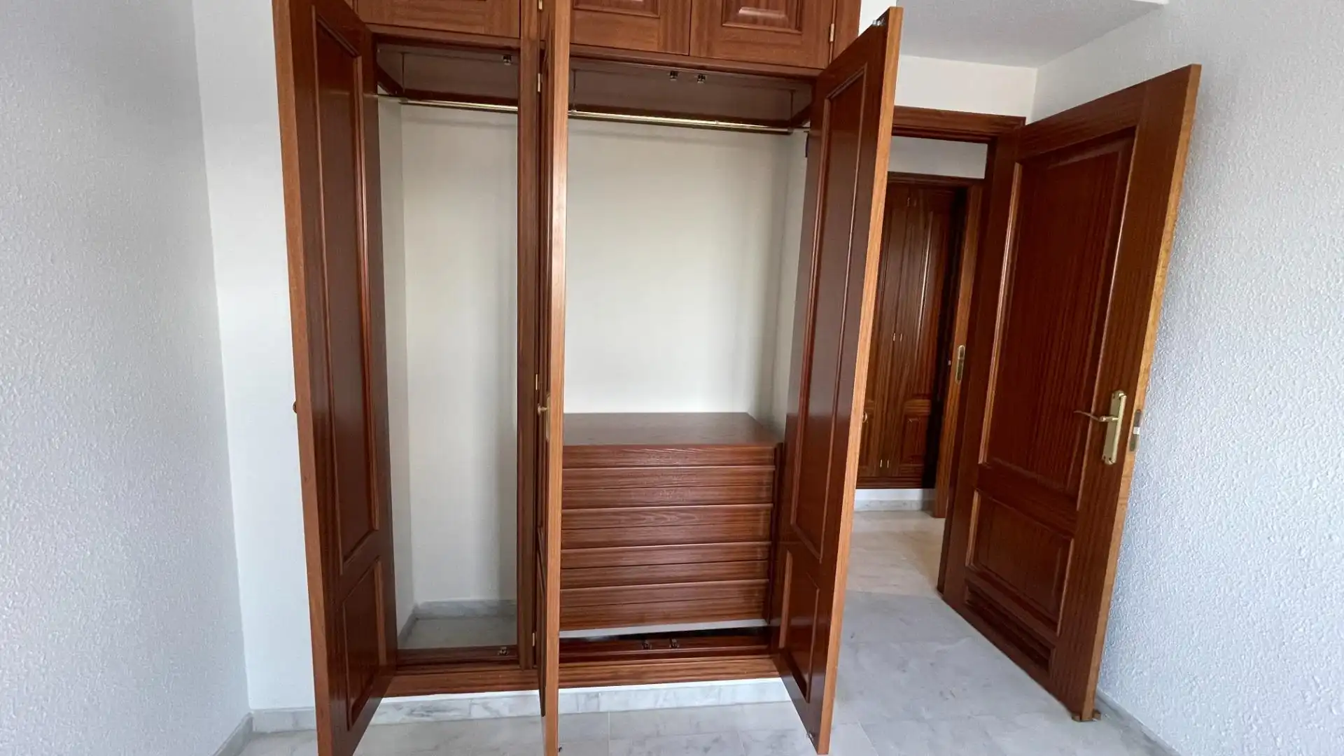 Schlafzimmer von Wohnung zur Miete in Córdoba mit Klimaanlage, Heizung und Gemeinschaftspool