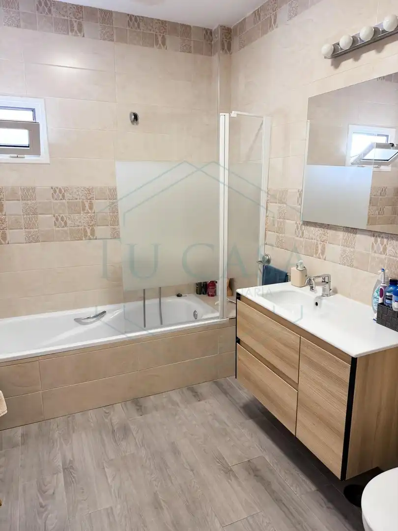 Baño de Casa o chalet en venta en Puerto Real con Aire acondicionado, Calefacción y Terraza