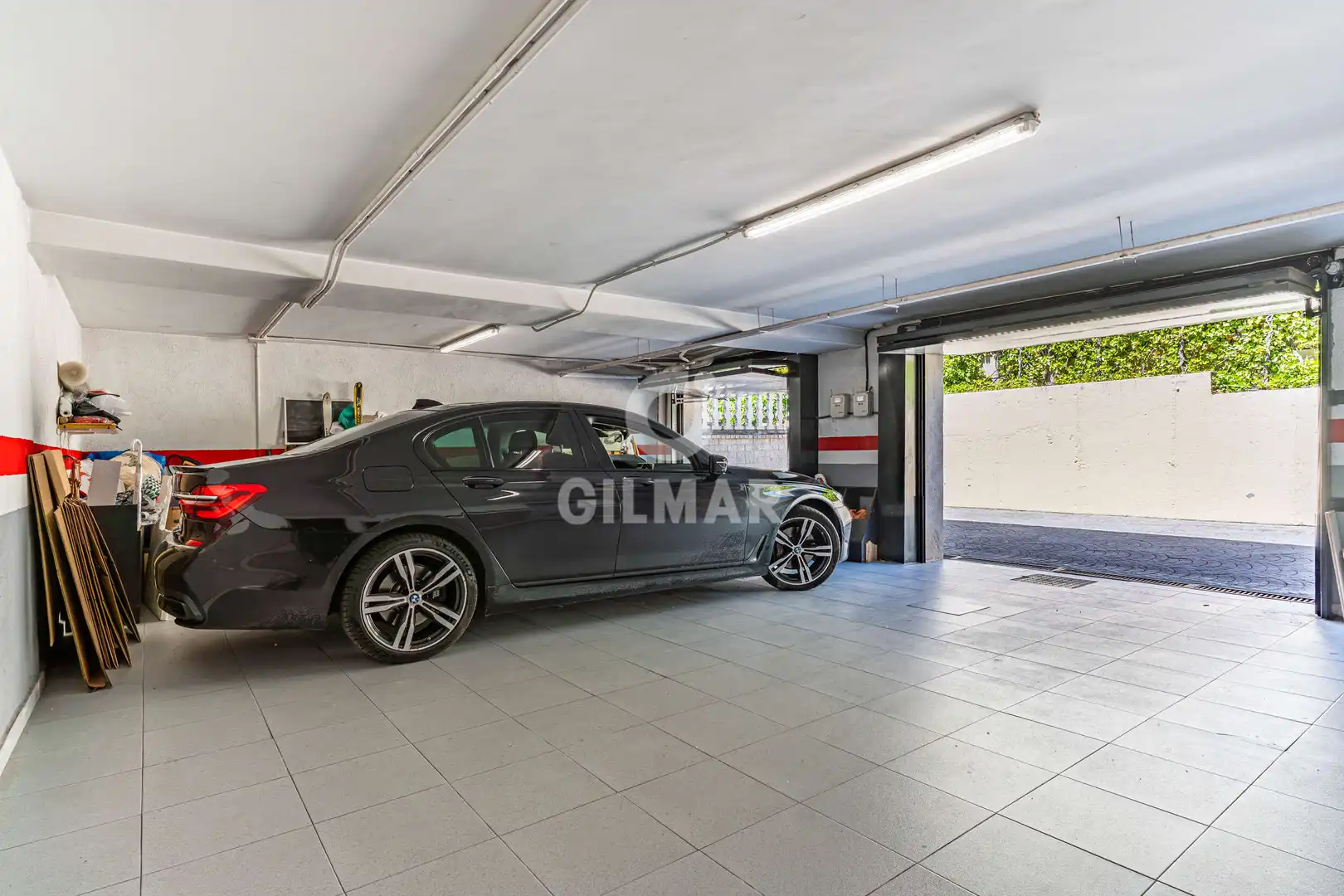 Parking de Casa o chalet en venta en Boadilla del Monte con Calefacción, Jardín privado y Piscina