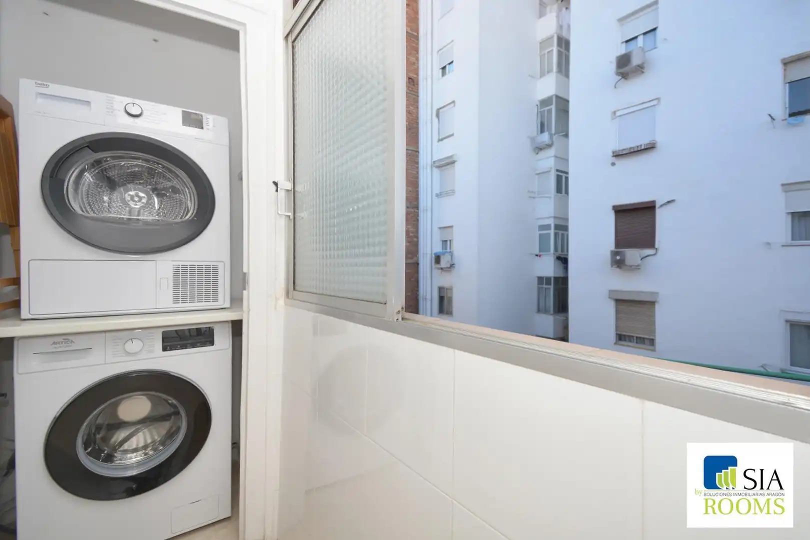 Room in Calle LATASSA, FELIX, 26, Universidad San Francisco