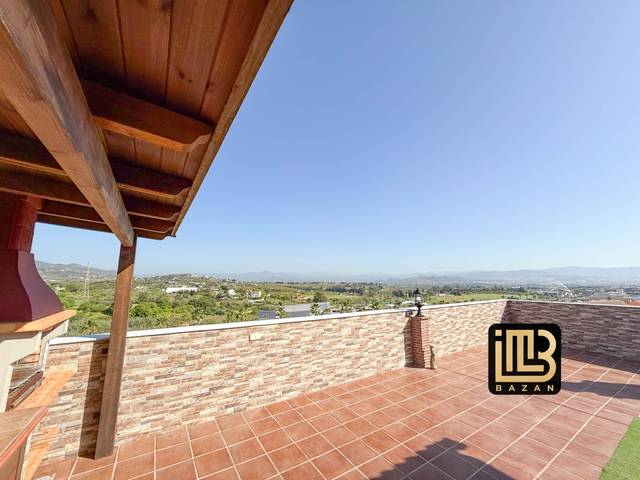 Ático en Alquiler en Calle Rafael Alberti en Centro