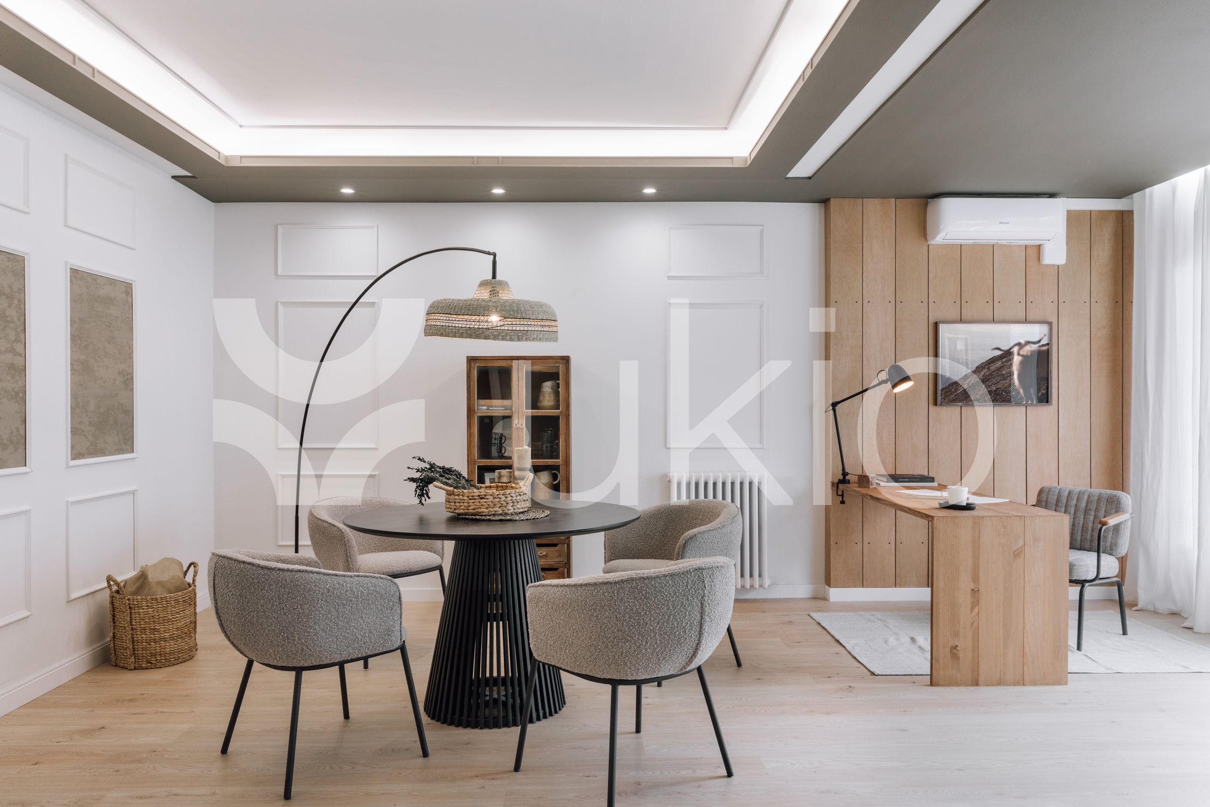 Menjador de Apartament de lloguer en  Barcelona Capital amb Aire condicionat, Calefacció i Moblat
