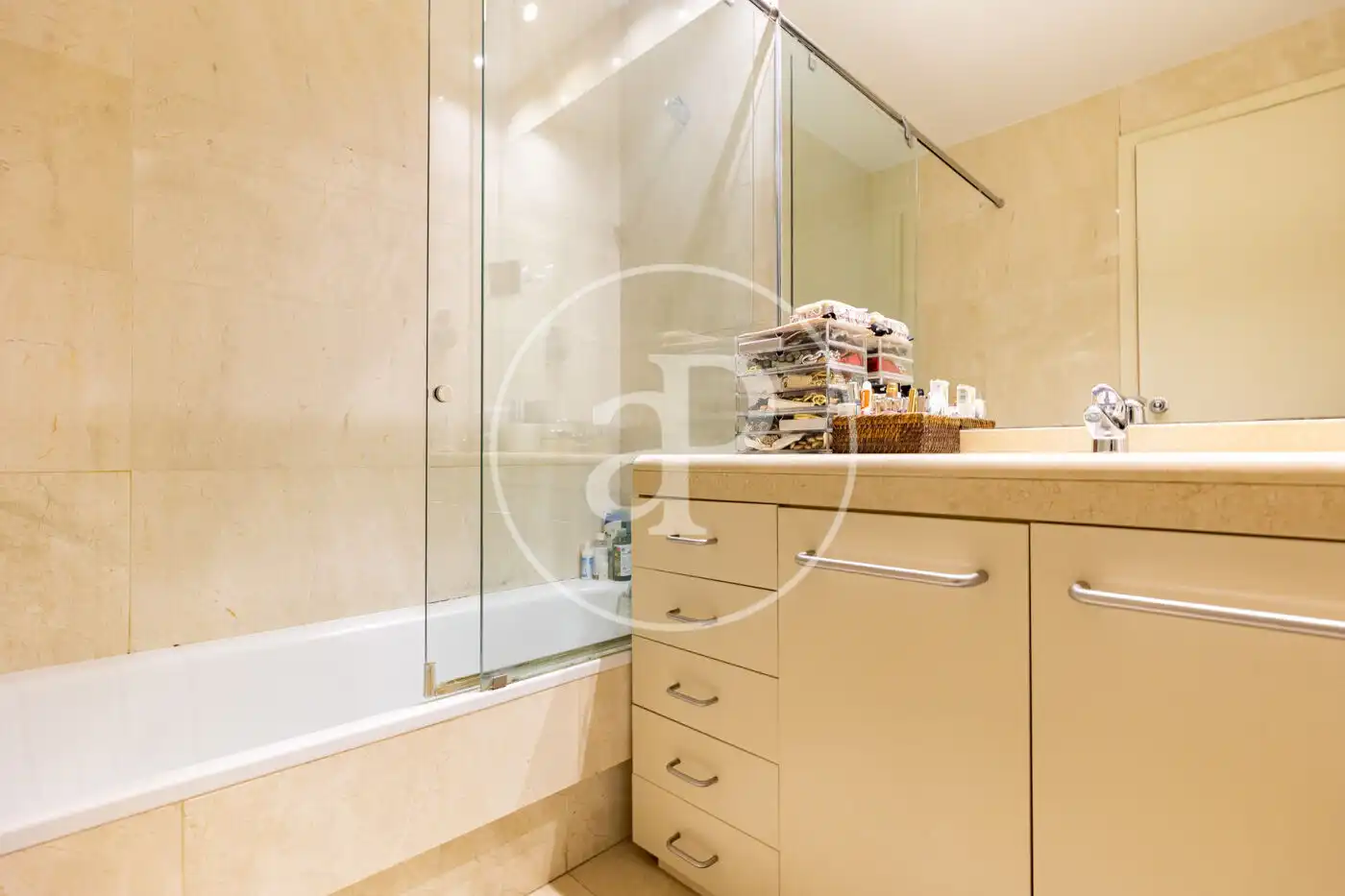 Bathroom of Flat for sale in Barcelona  with Air Conditioner, Heating and Terrace
