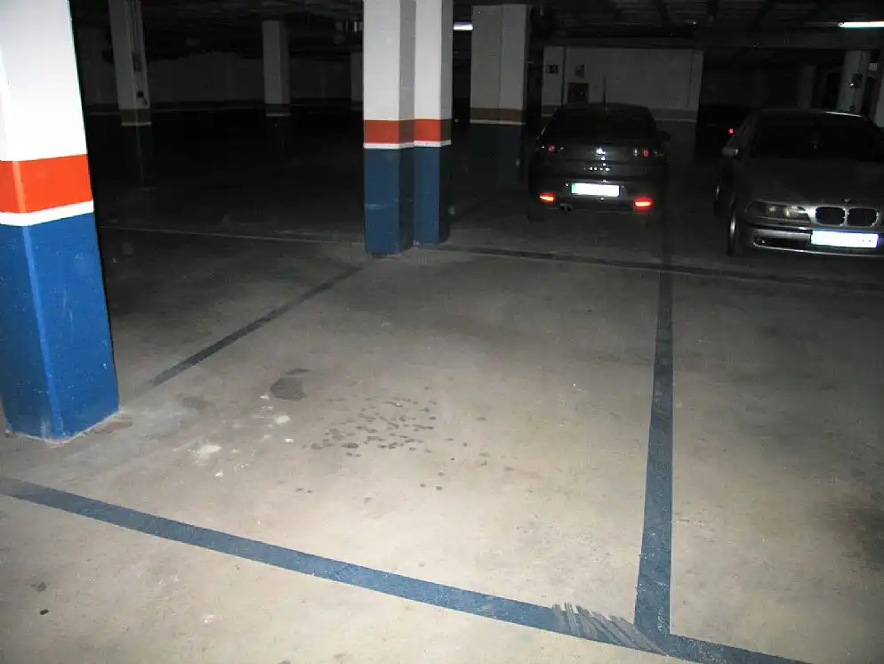 Garage zum Verkauf in Av de los Ángeles, Los Angeles - Apolonia