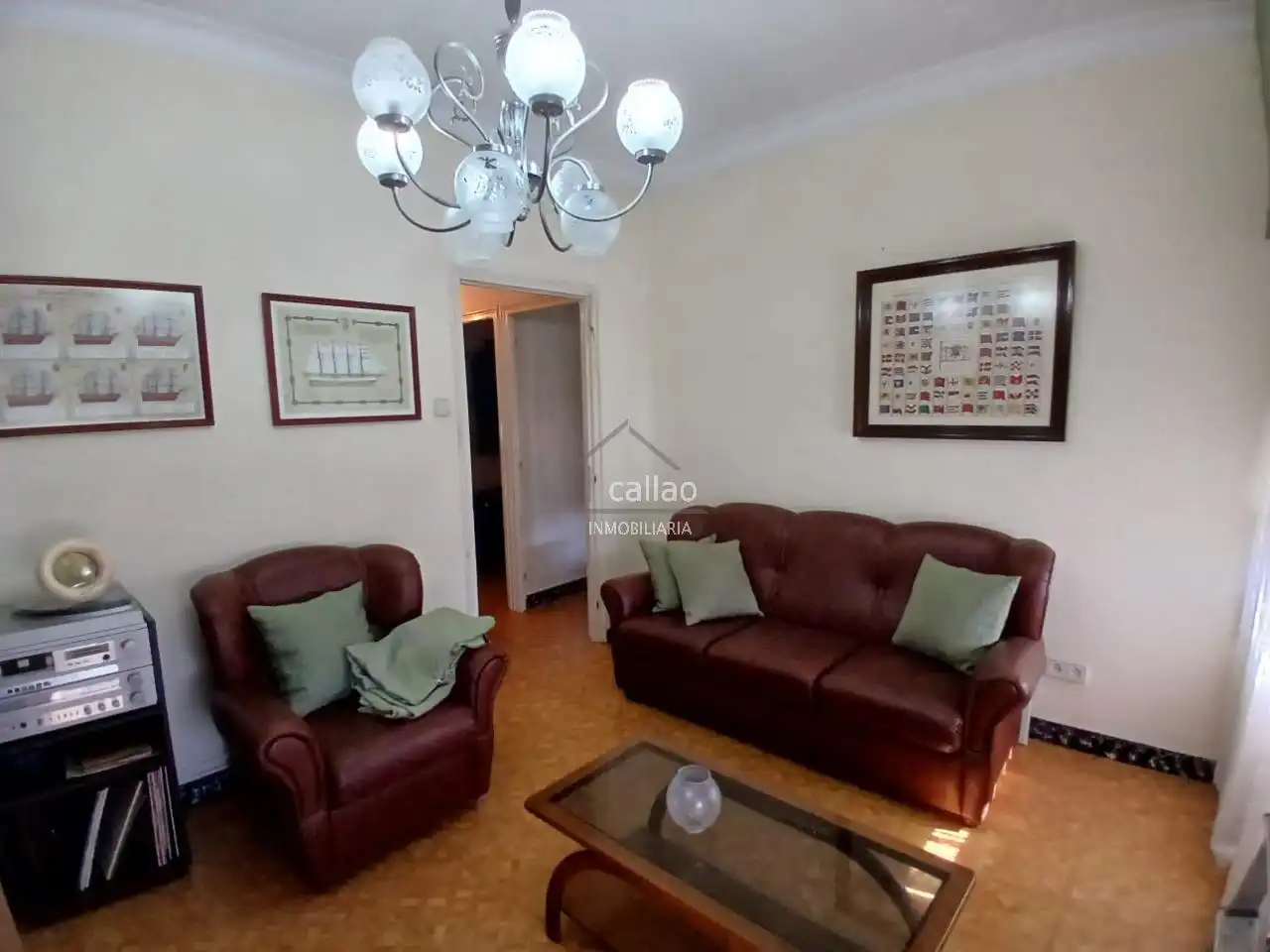 Sala d'estar de Casa o xalet en venda en Ferrol amb Calefacció, Jardí privat i Traster