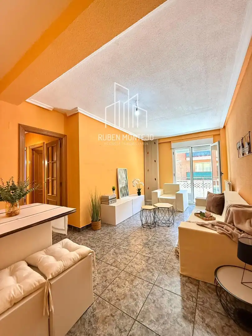 Vista exterior de Piso en venta en Santa Marta de Tormes con Calefacción y Terraza