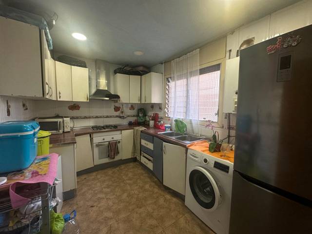 Piso en Venta en Carrer de Llançà en Collblanc