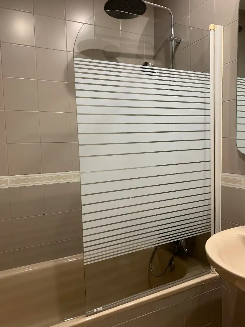 Bathroom of Flat for rent in Madrid  with Oven and Washing machine