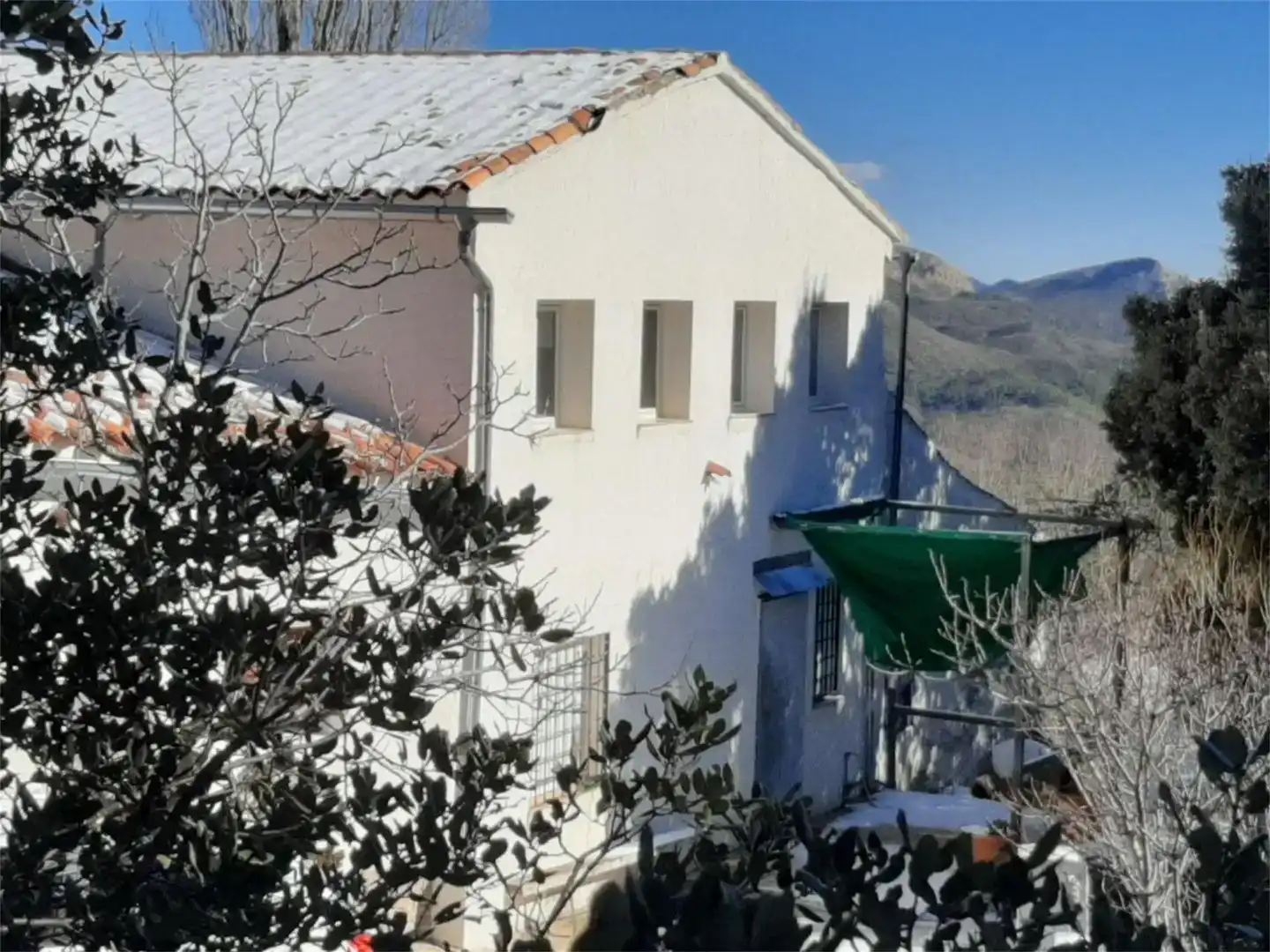 Vista exterior de Finca rústica en venda en Yeste amb Jardí privat, Traster i Piscina