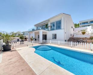 Exterior view of House or chalet for sale in Estepona  with Air Conditioner, Private garden and Terrace