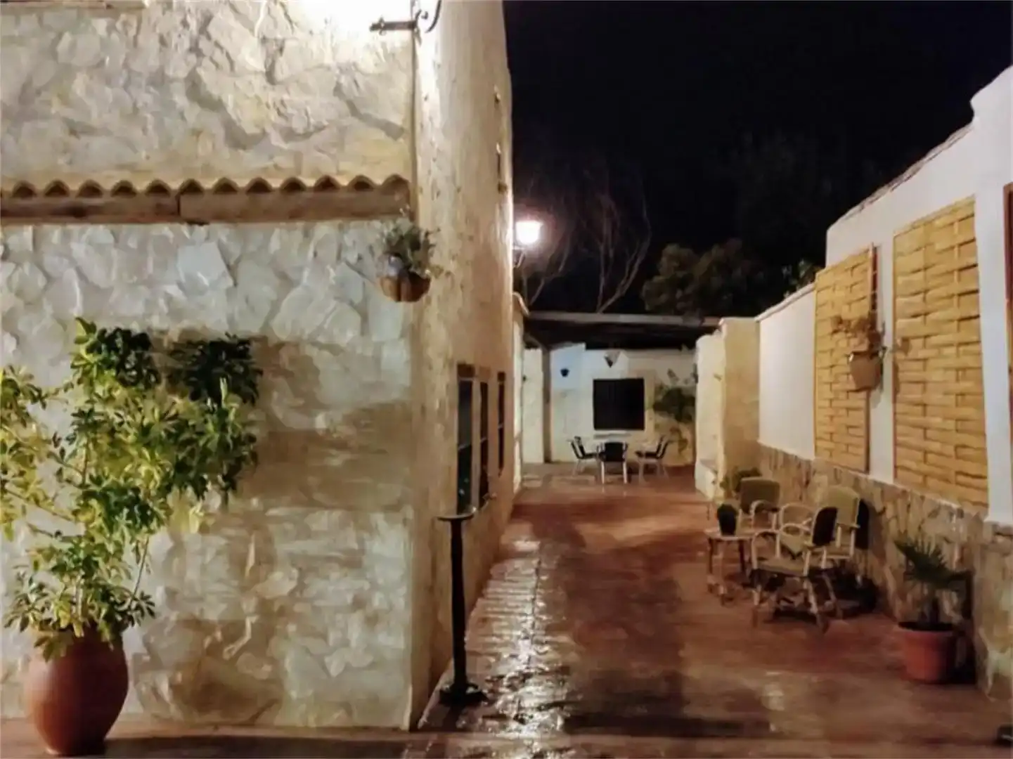 Vista exterior de Casa adosada en venta en Cabra con Jardín privado, Trastero y Piscina