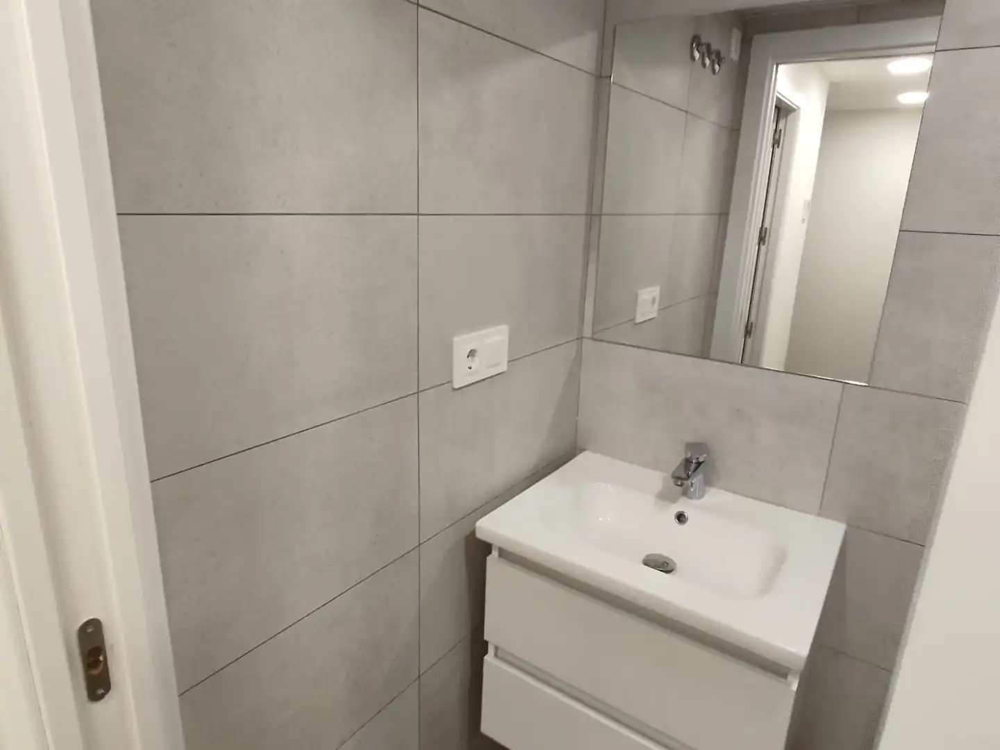 Bathroom of Apartments for rent in Murcia  with Air Conditioner and Furnished