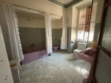 Bany de Casa o xalet en venda en Monturque amb Terrassa i Balcó
