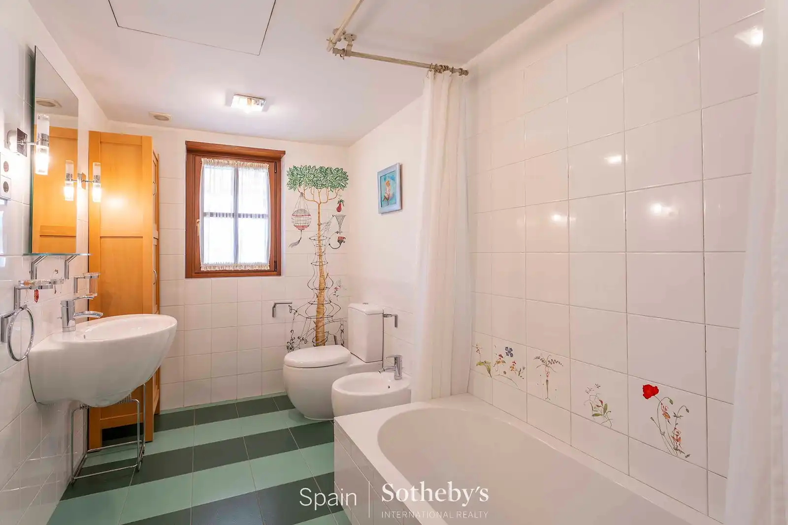Baño de Casa o chalet en venta en Madrid con Aire acondicionado, Calefacción y Jardín privado