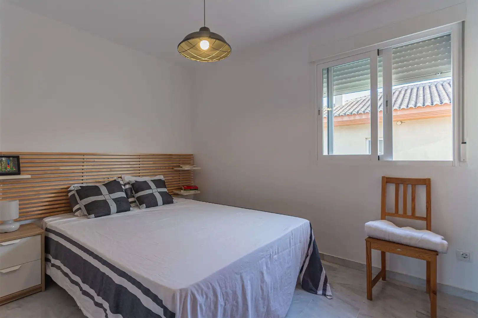 Habitación de Ático de alquiler en Almuñécar con Aire acondicionado, Terraza y Amueblado