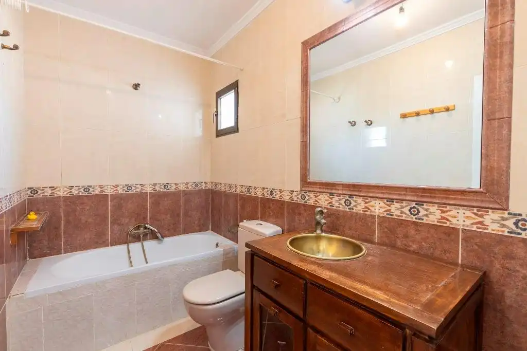 Bany de Casa o xalet en venda en Albolote amb Aire condicionat, Balcó i Piscina comunitària