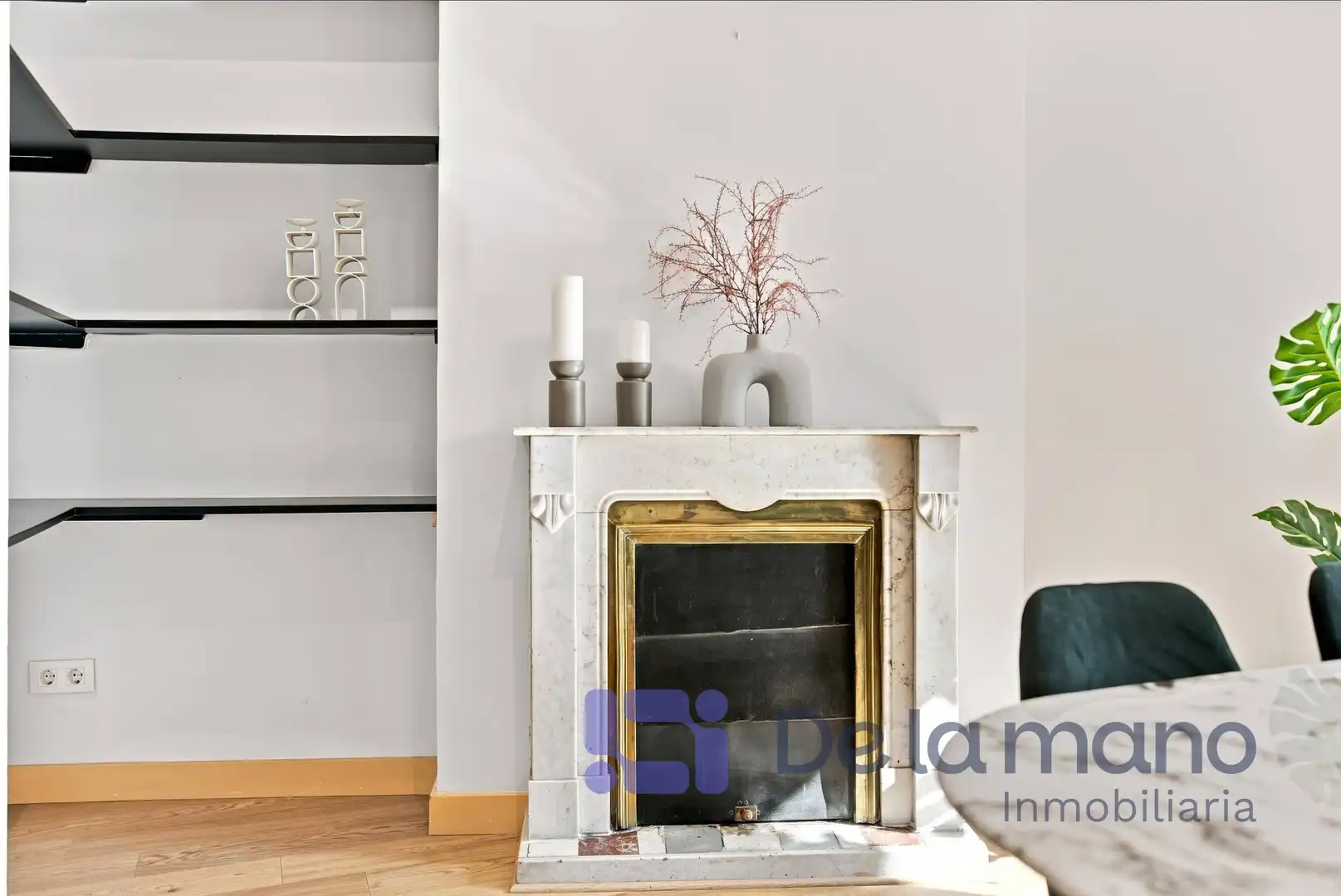 Living room of Flat for rent in Madrid  with Air Conditioner, Heating and Furnished