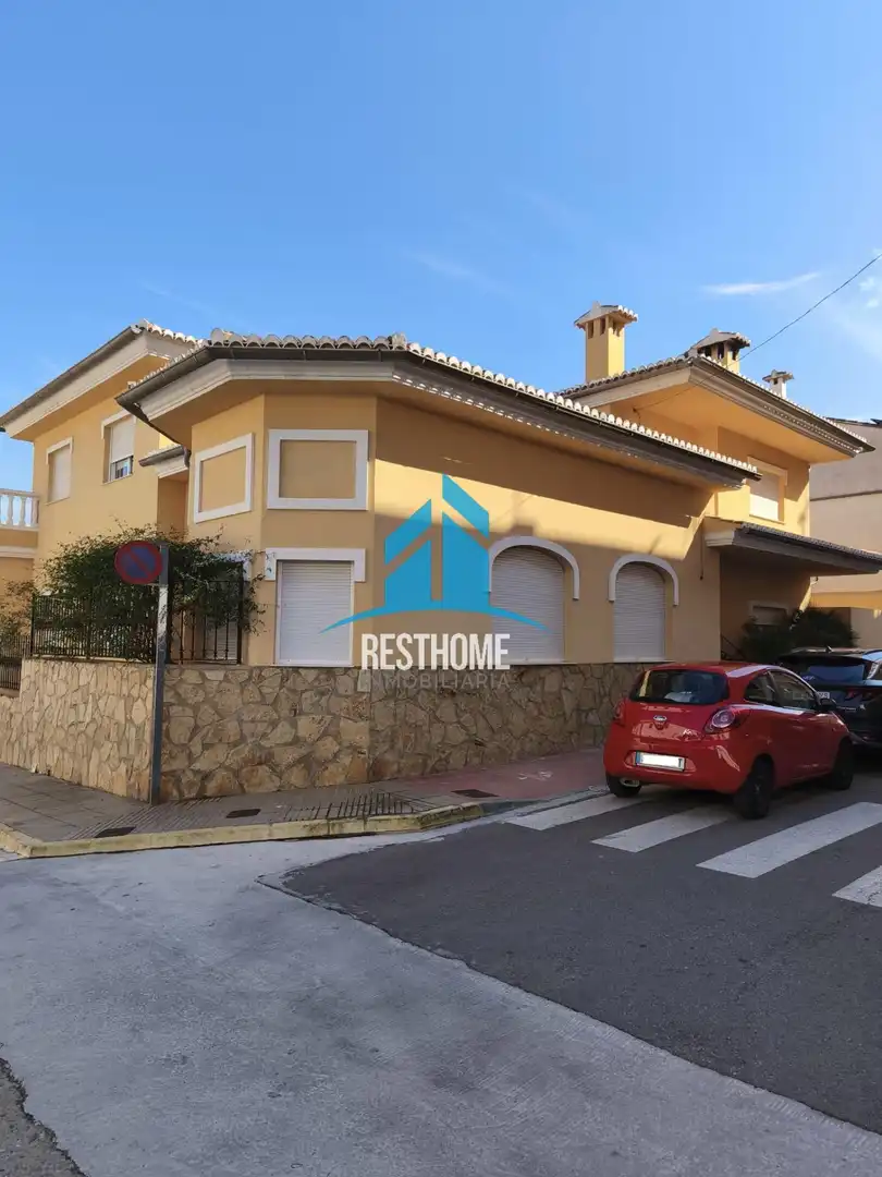 Vista exterior de Casa o chalet en venta en Simat de la Valldigna con Aire acondicionado, Calefacción y Jardín privado