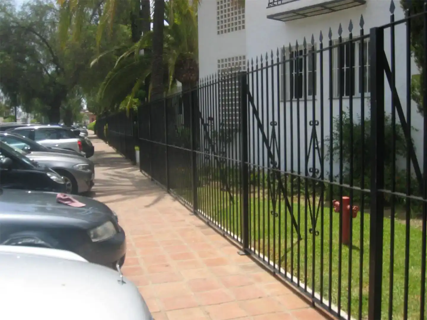 Vista exterior de Pis en venda en Estepona amb Aire condicionat, Jardí privat i Piscina