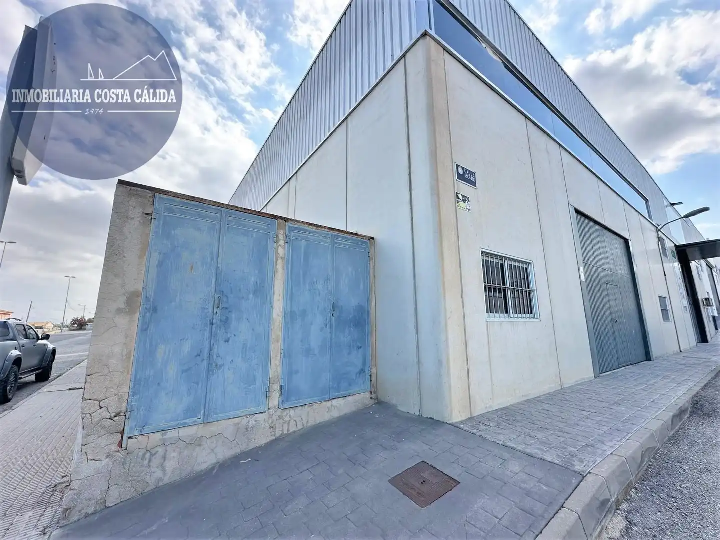 Vista exterior de Nave industrial en venta en Lorca