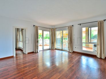 Apartament amb ascensor de lloguer a Calle Granado Del Higueron