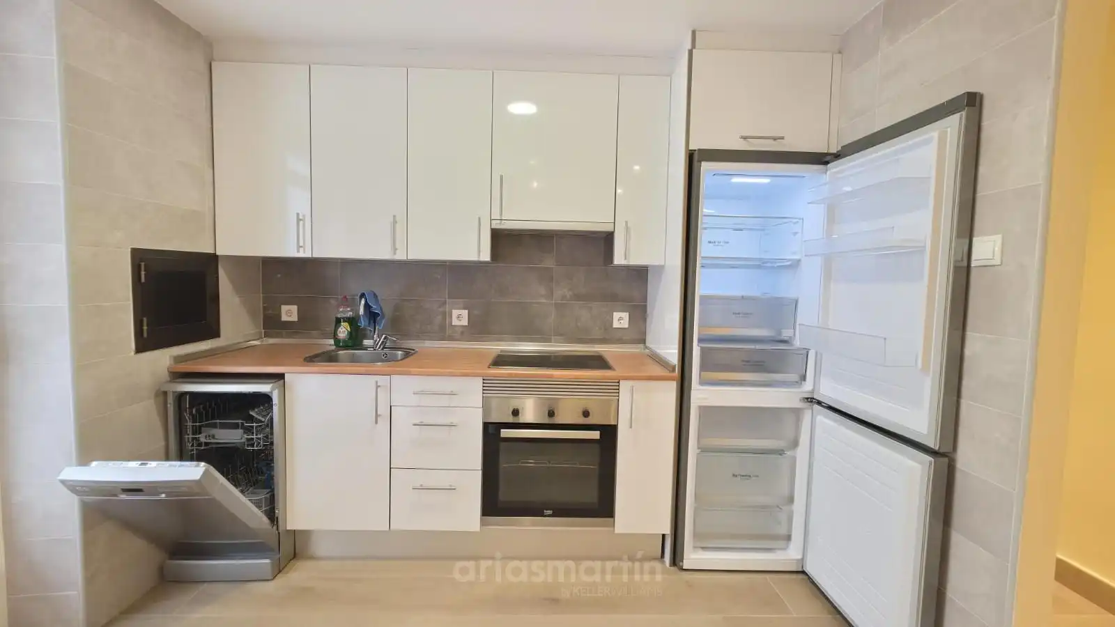 Kitchen of Flat for rent in Salamanca  with Heating and Furnished