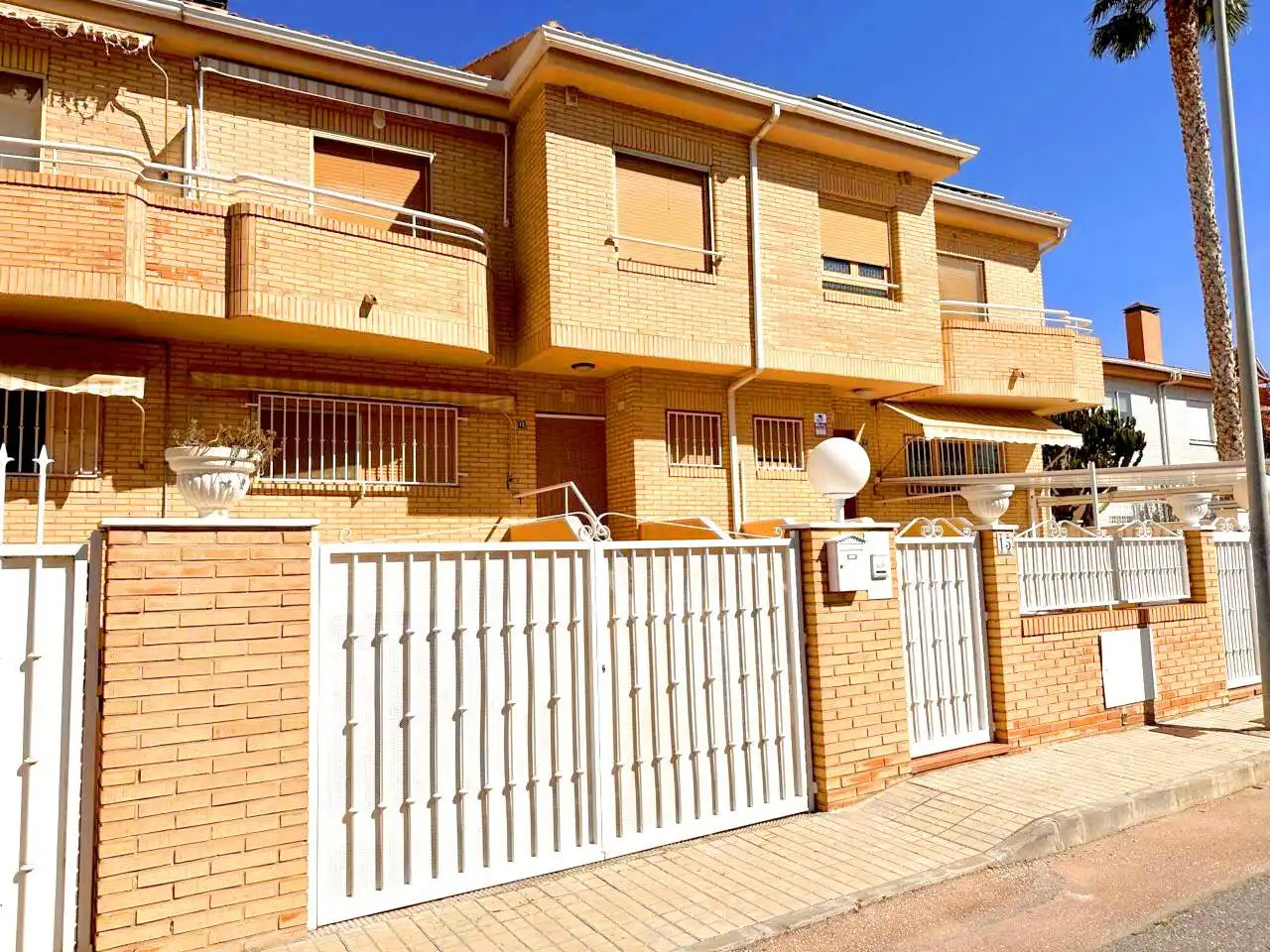 Vista exterior de Casa o chalet en venta en Petrer, Alicante