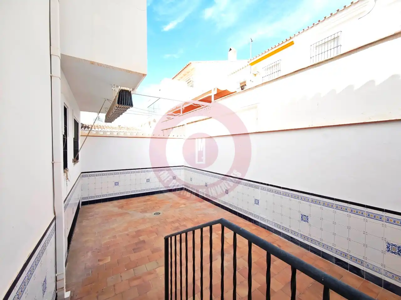 Vista exterior de Casa o xalet en venda en Vélez-Málaga amb Jardí privat i Terrassa