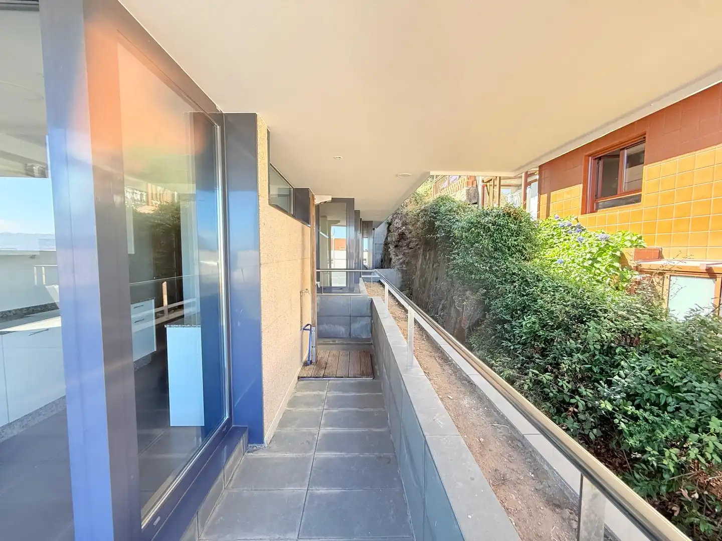 Exterior view of Flat for sale in Baiona  with Terrace, Storage room and Alarm