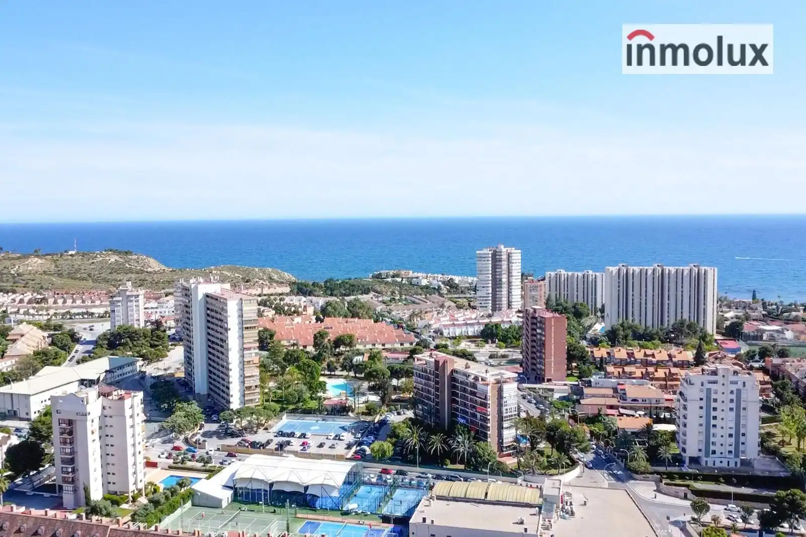 Vista exterior de Pis en venda en Alicante / Alacant amb Aire condicionat, Calefacció i Piscina