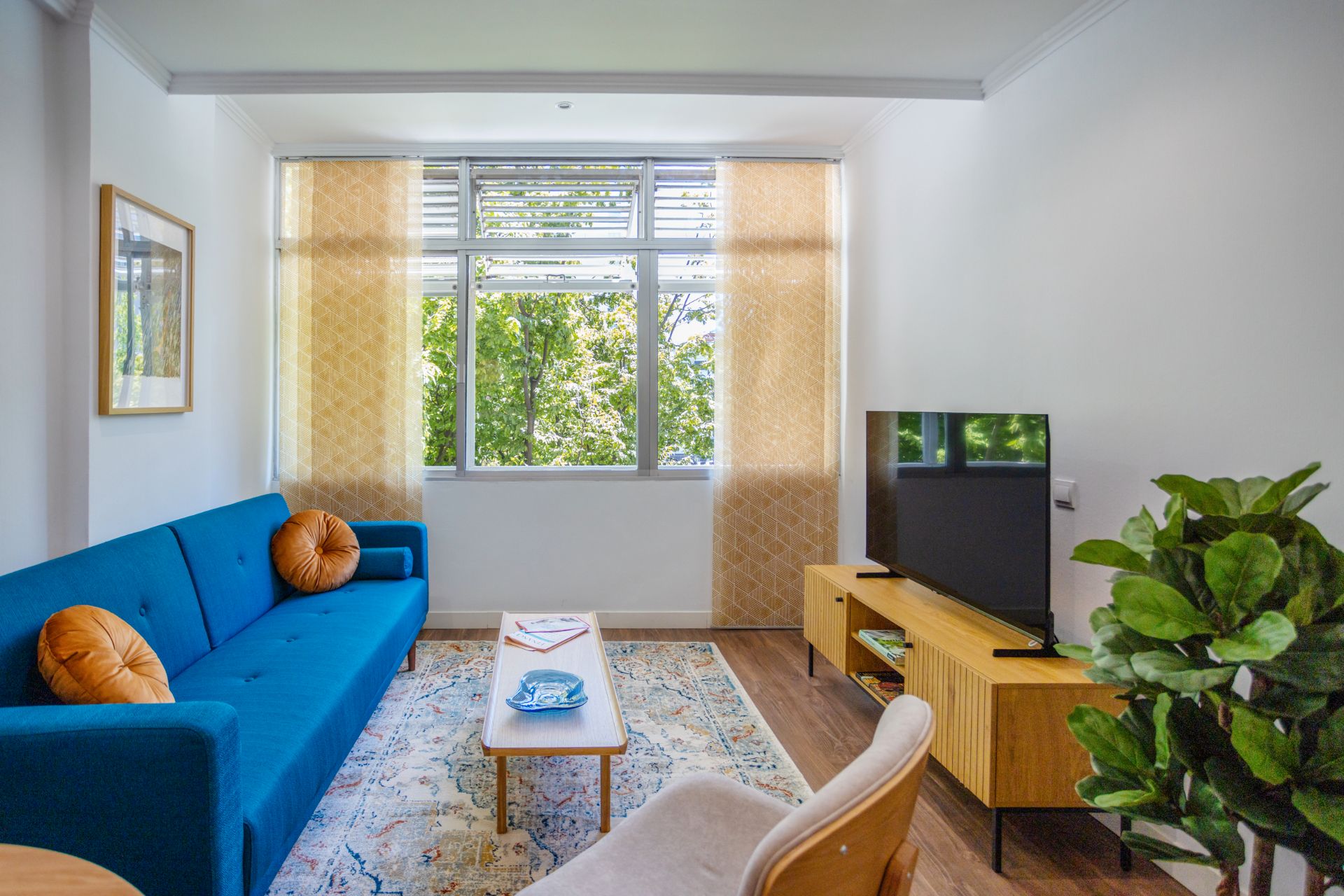 Sala d'estar de Apartament de lloguer en  Madrid Capital amb Aire condicionat, Calefacció i Moblat