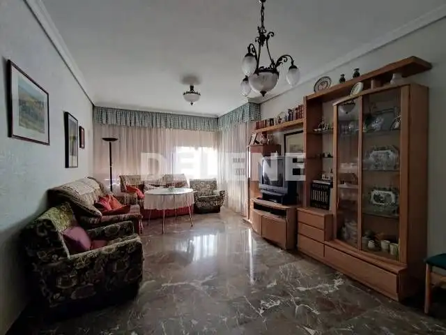 Flat with terrace for sale in Hellín, imagen 3