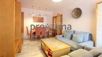 Living room of Flat for sale in  Sevilla Capital  with Air Conditioner, Heating and Parquet flooring