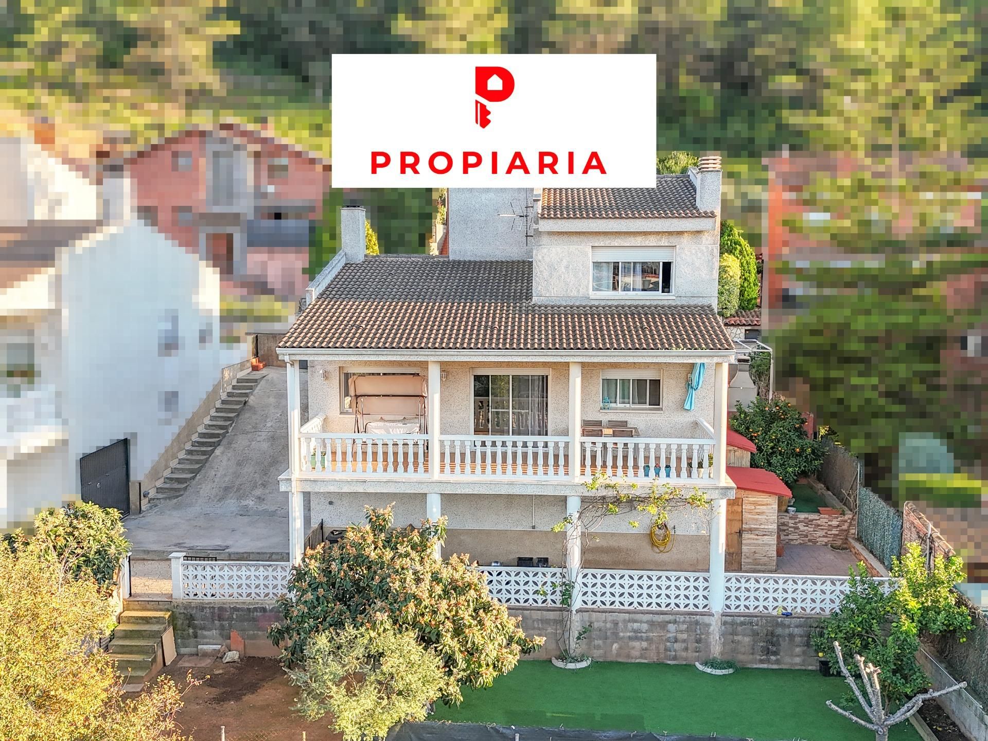 Vista exterior de Casa o xalet en venda en Corbera de Llobregat amb Calefacció, Jardí privat i Terrassa