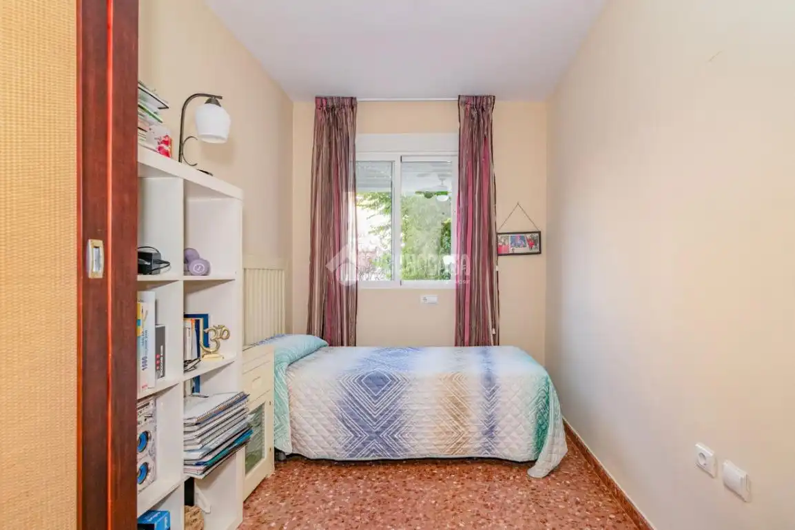 Habitación de Piso en venta en Lucena con Aire acondicionado y Amueblado