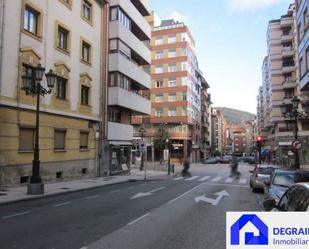 Vista exterior de Residencial en venda en Oviedo 