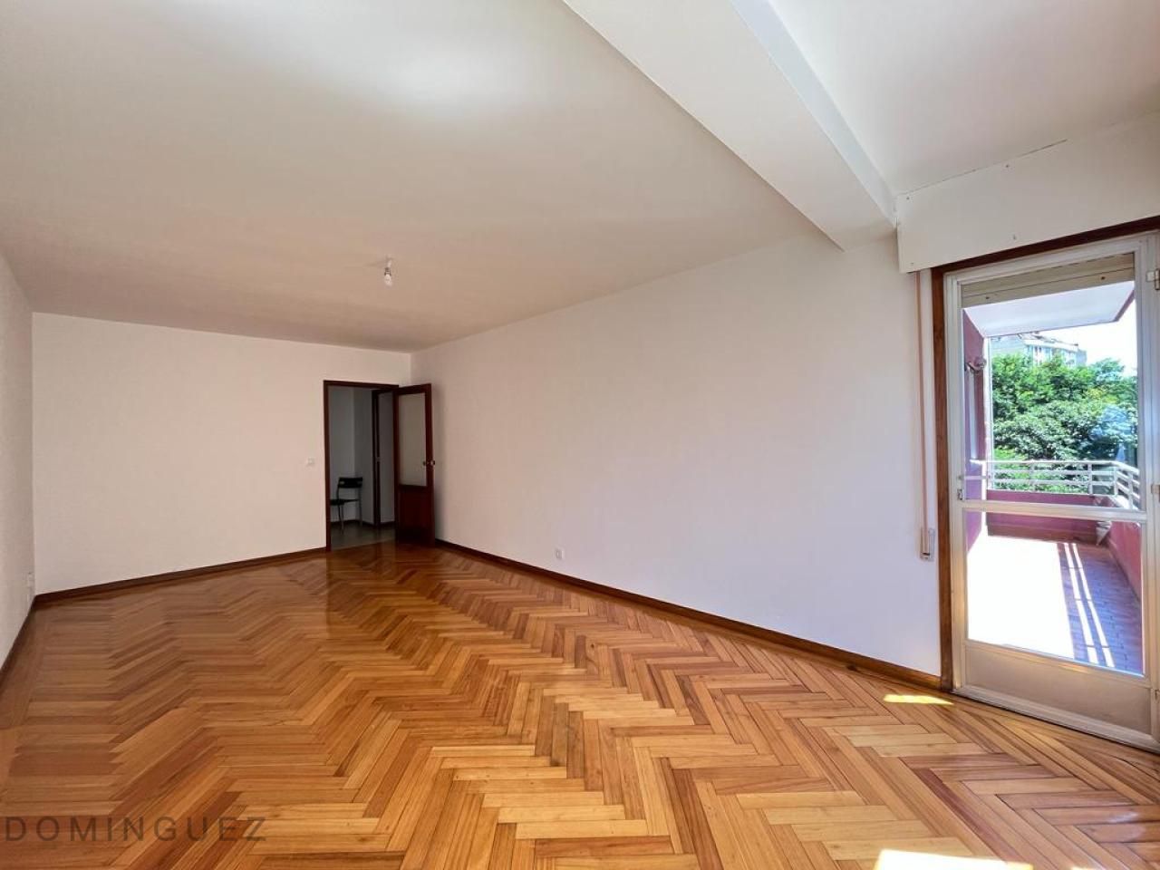 Sala de estar de Piso de alquiler en Vigo  con Trastero y Balcón