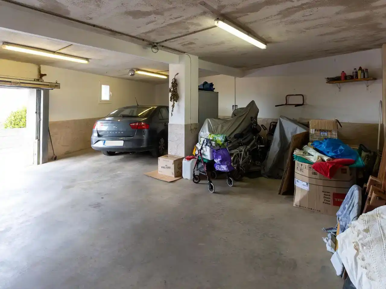 Parking de Piso en venta en Cerdanyola del Vallès con Aire acondicionado, Jardín privado y Trastero