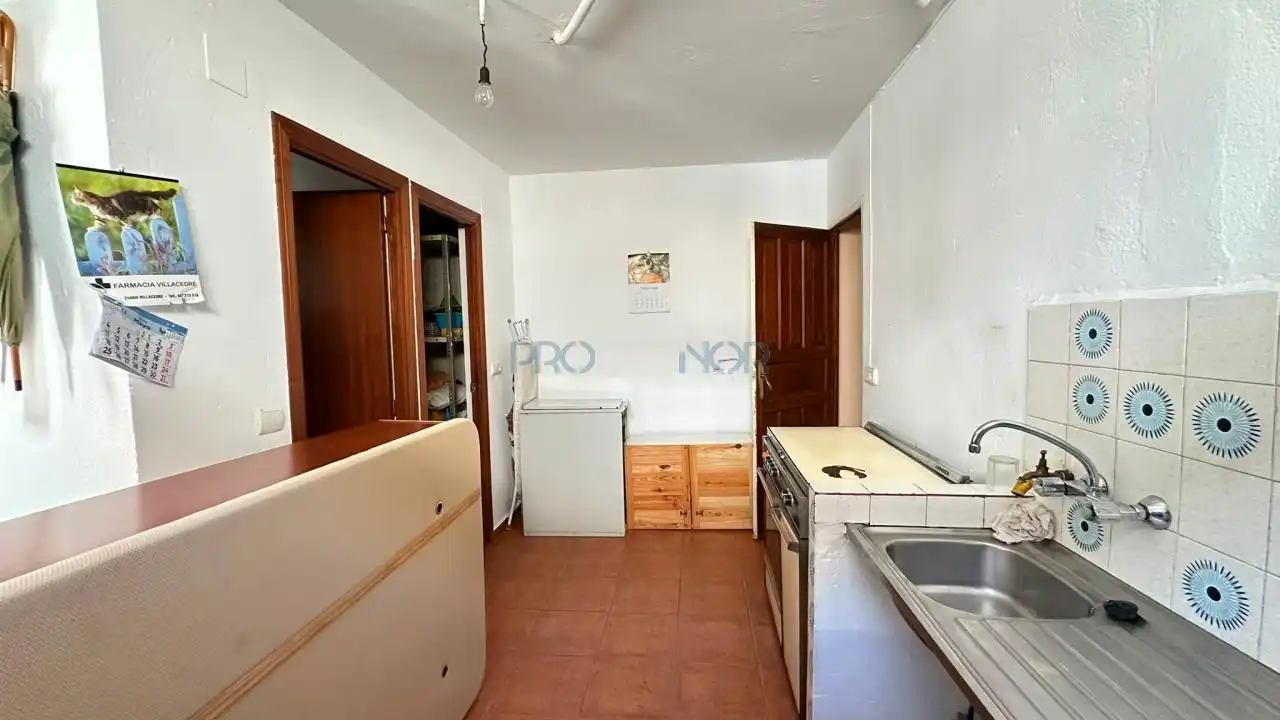 Kitchen of Houses for sale in Santovenia de la Valdoncina  with Heating and Private garden