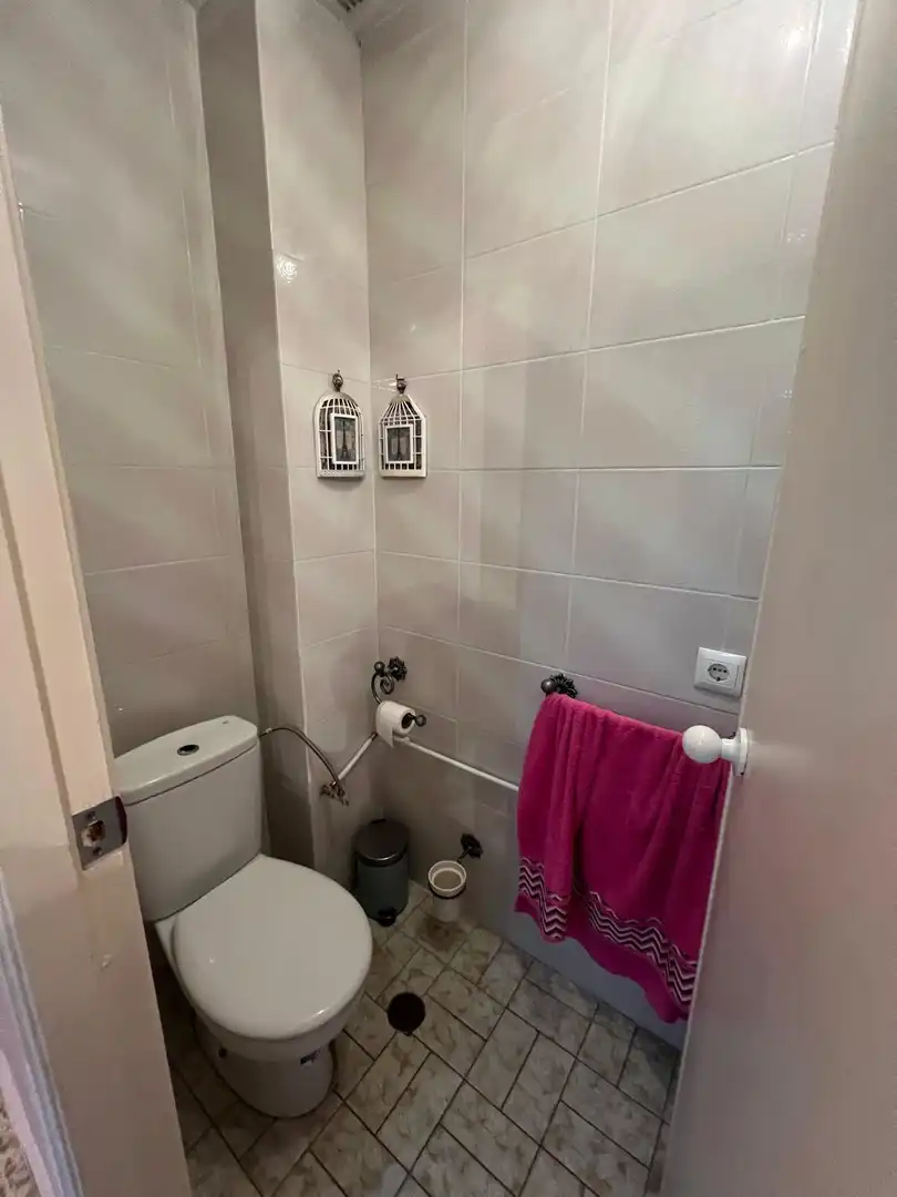 Baño de Piso de alquiler en Sevilla con Aire acondicionado, Terraza y Amueblado
