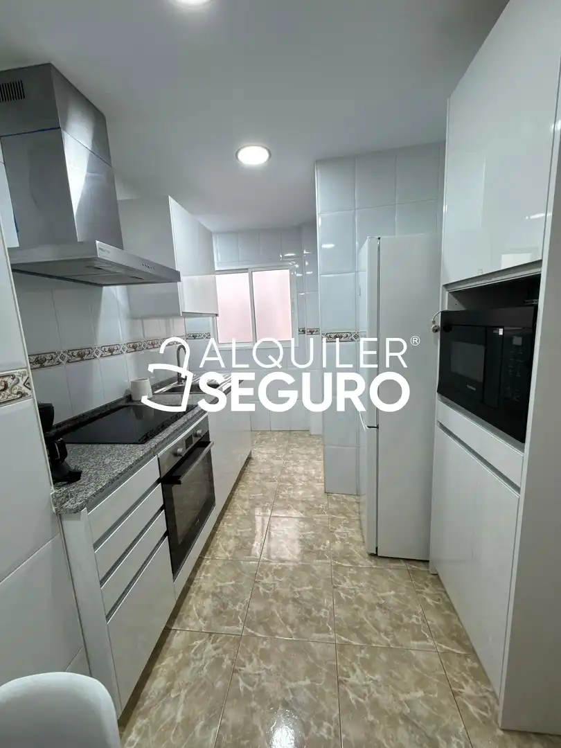 Küche von Wohnung zur Miete in Málaga mit Klimaanlage, Terrasse und Möbliert