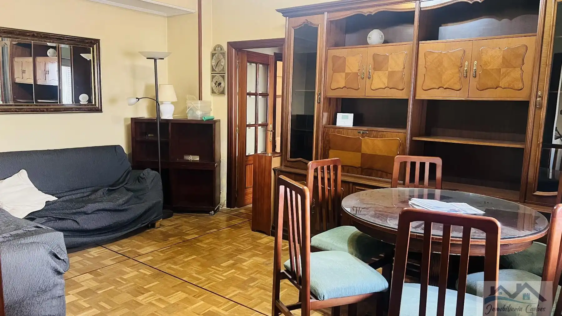 Flat for sale in Reina Mercedes , Pueblo